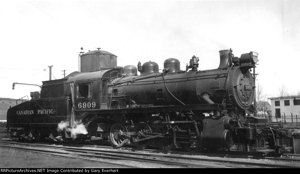 CP 0-8-0 #6909 - Canadian Pacific